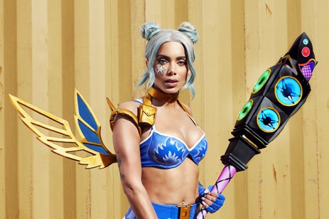 Anitta lança clipe de "Tropa", música em parceria com o jogo "Free Fire"